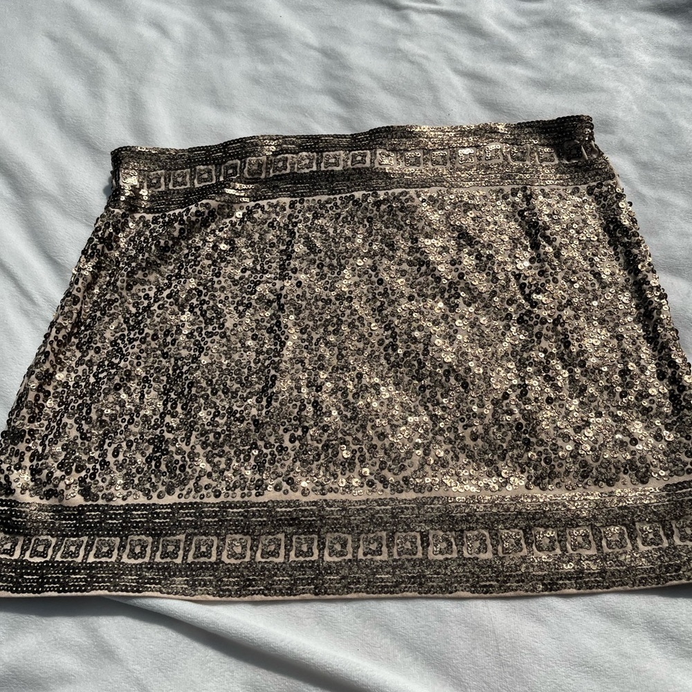 Gold Sequin Embellished Skirt - Picture 4 of 12